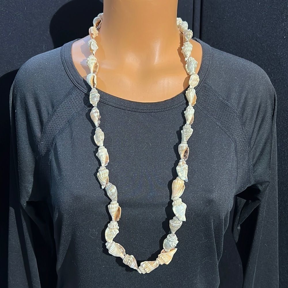 Bundle Sale 3 For 15 Mini Conch Shell Necklace 2 Of 2 10$